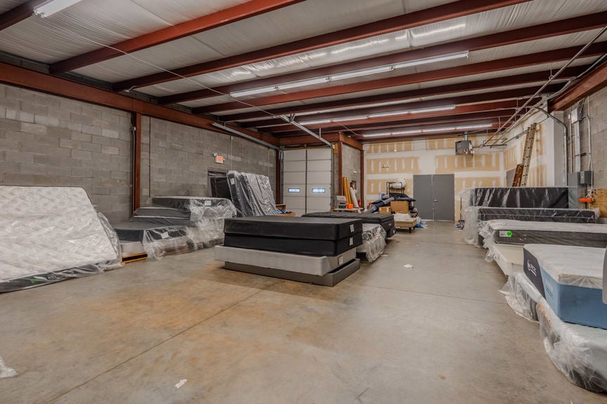 1088 S Pendleton St-19