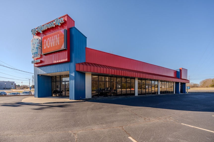 1088 S Pendleton St-3