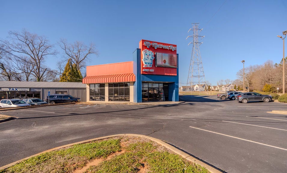 1088 S Pendleton St-5