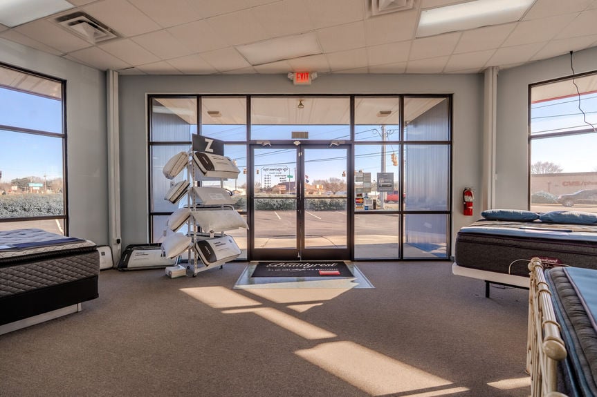 1088 S Pendleton St-6