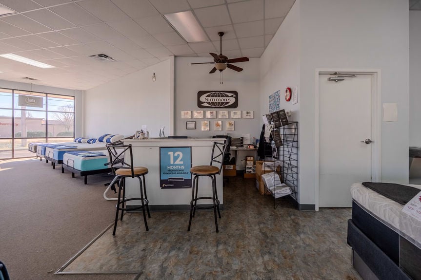 1088 S Pendleton St-8