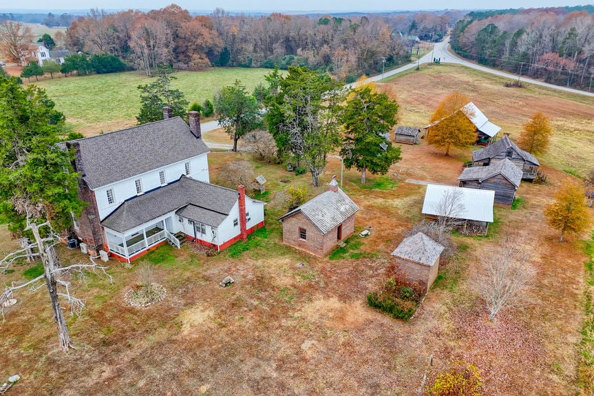 163 Old Buncombe Road-12