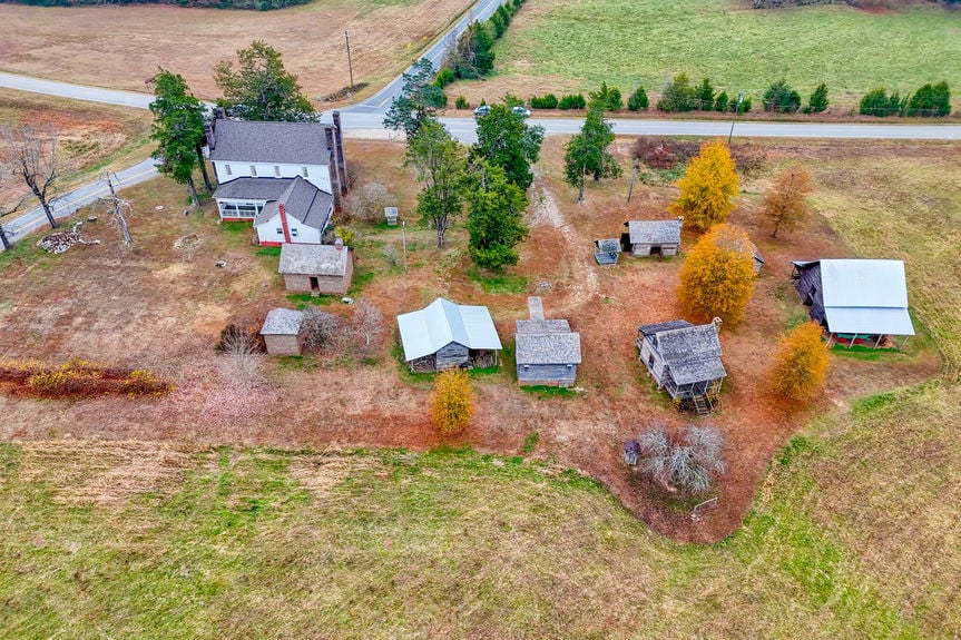 163 Old Buncombe Road-15