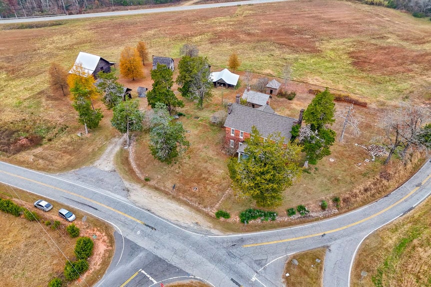 163 Old Buncombe Road-16