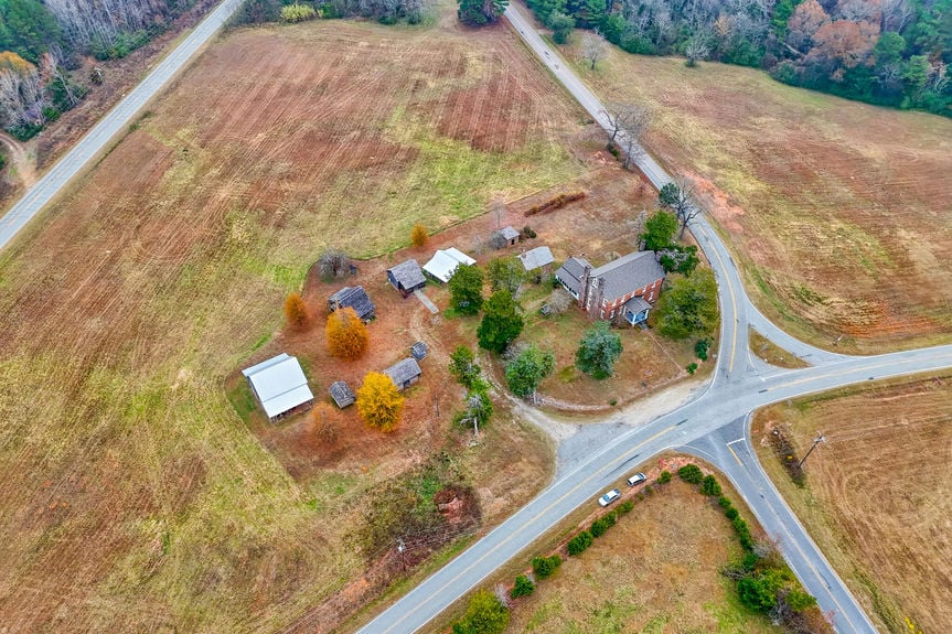 163 Old Buncombe Road-23