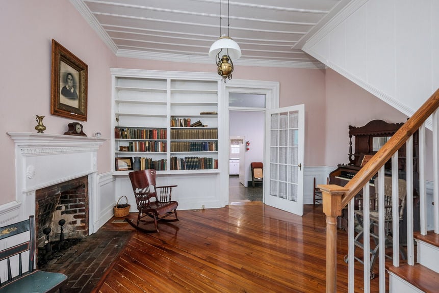 163 Old Buncombe Road-37