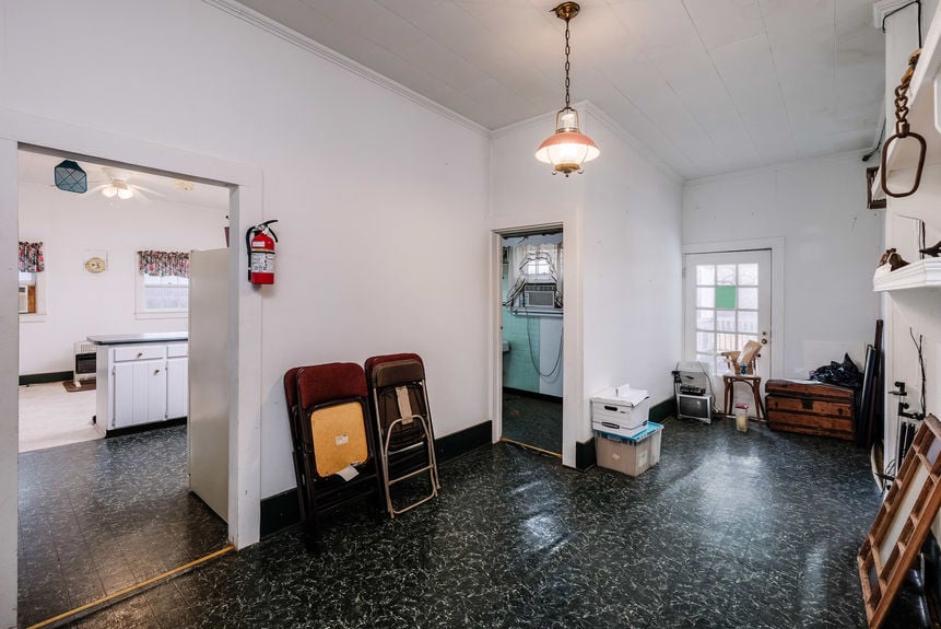 163 Old Buncombe Road-40