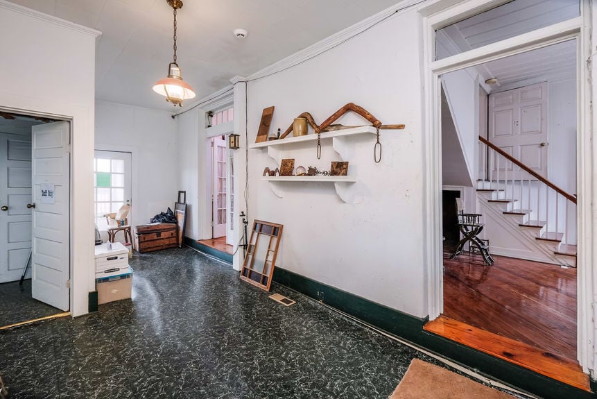 163 Old Buncombe Road-42