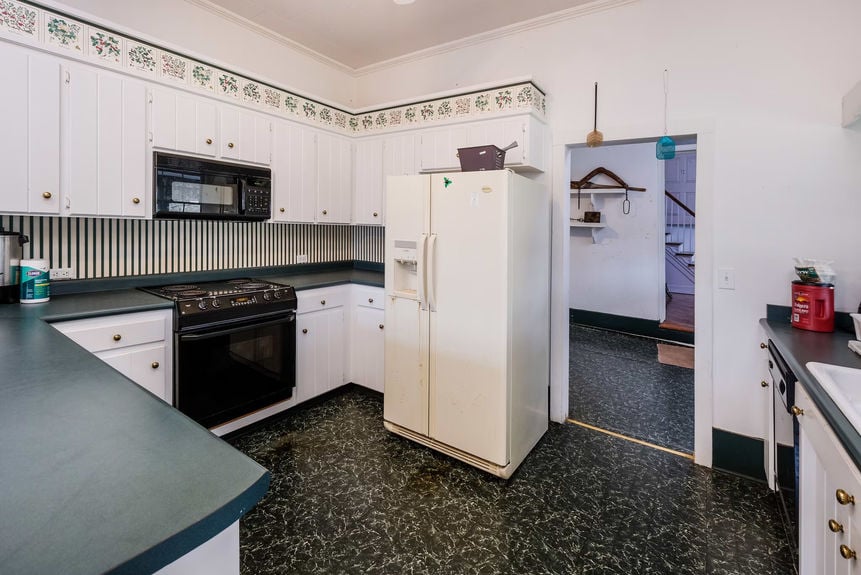 163 Old Buncombe Road-47