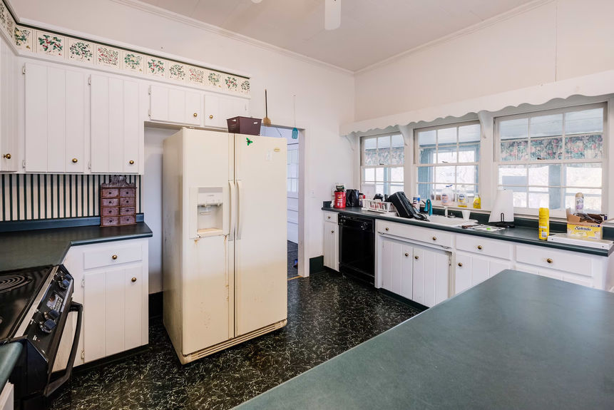 163 Old Buncombe Road-49