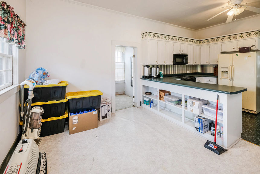 163 Old Buncombe Road-50