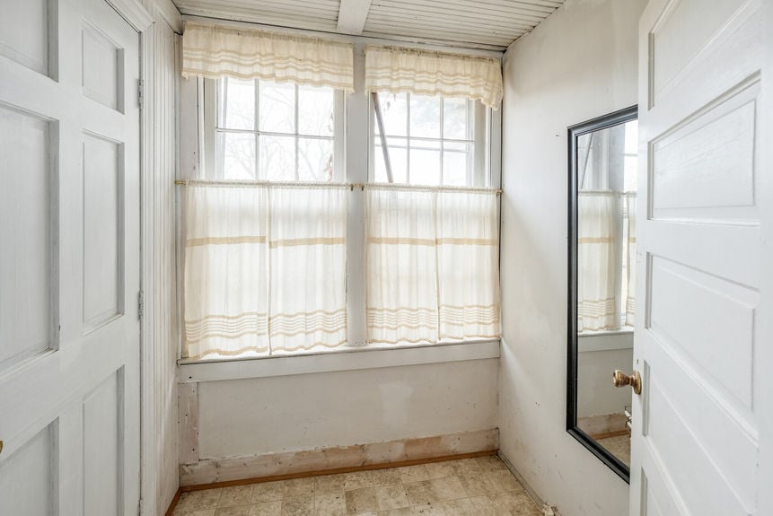 163 Old Buncombe Road-51