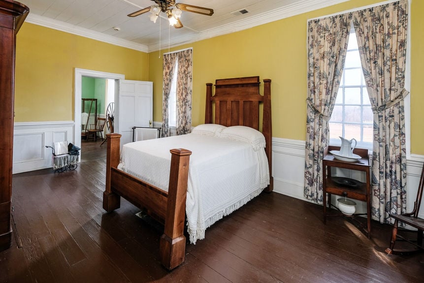 163 Old Buncombe Road-60