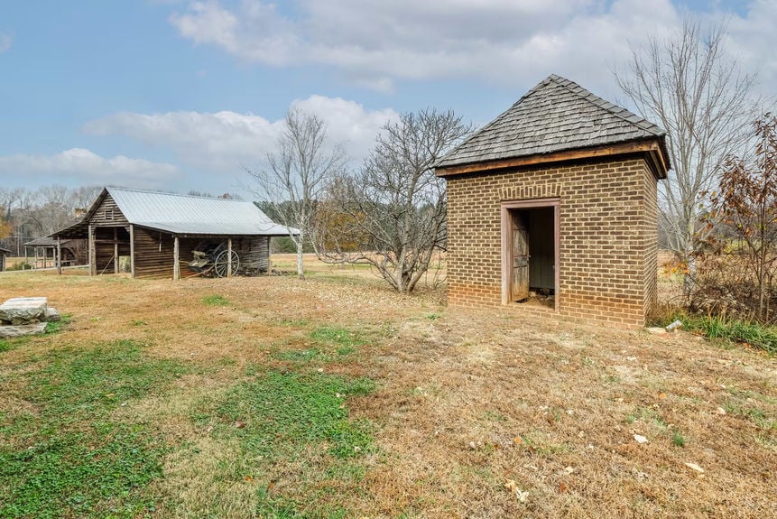 163 Old Buncombe Road-73