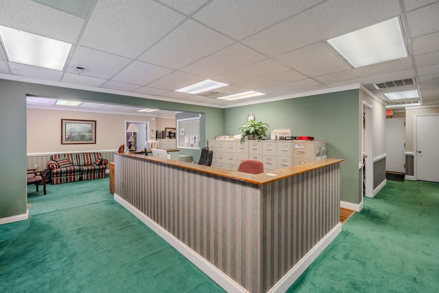 215 Pleasantburg Dr-10