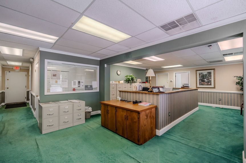 215 Pleasantburg Dr-15