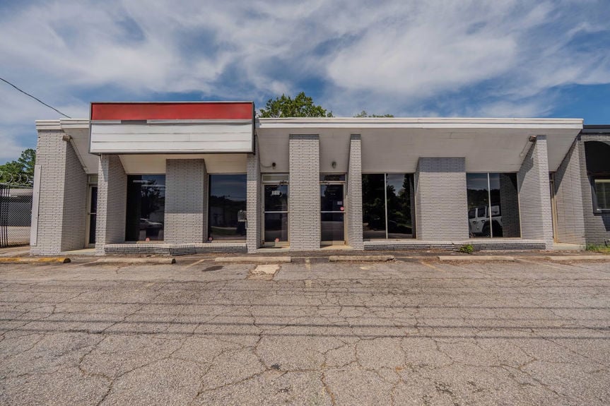 215 Pleasantburg Dr-2