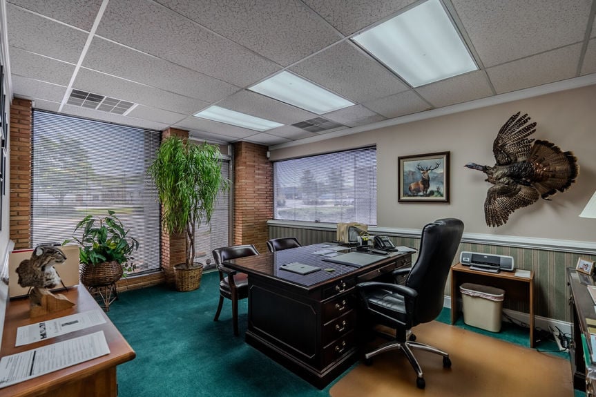 215 Pleasantburg Dr-24