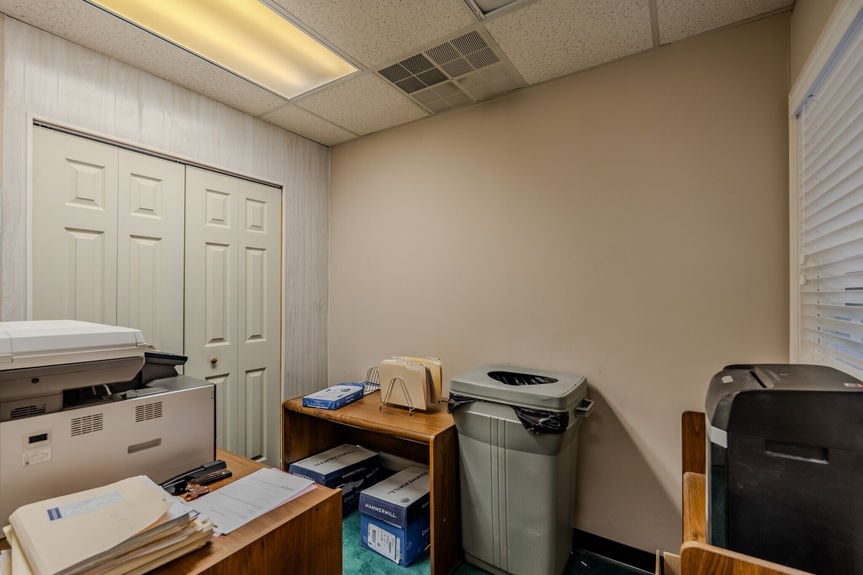 215 Pleasantburg Dr-25