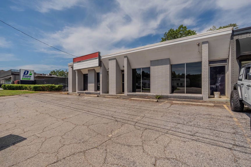 215 Pleasantburg Dr-3