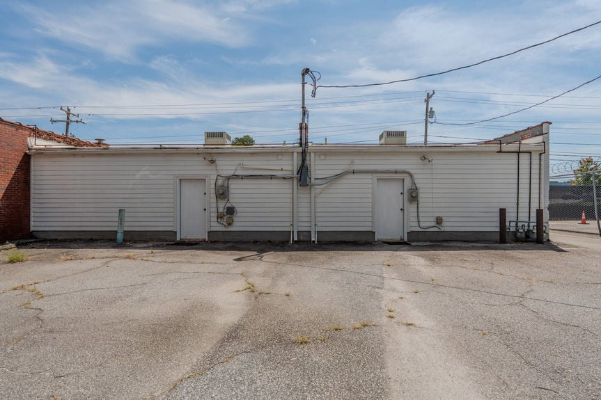 215 Pleasantburg Dr-31