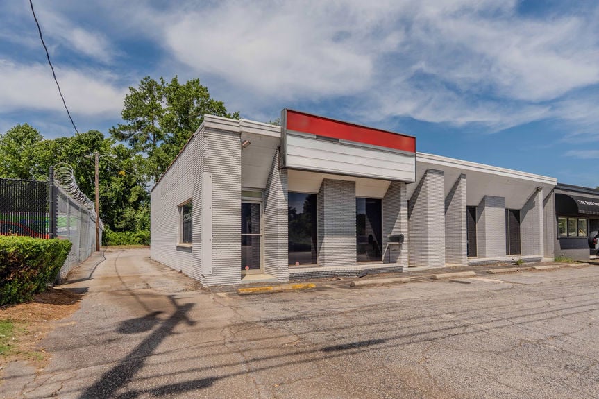 215 Pleasantburg Dr-4