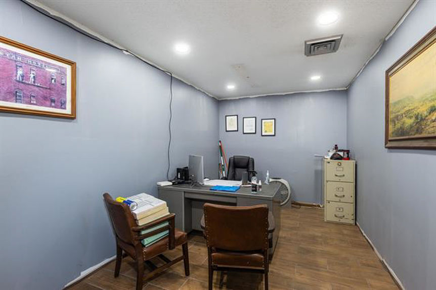 250 Cedar Springs Ave_-10