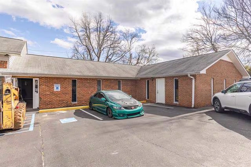 250 Cedar Springs Ave_-2