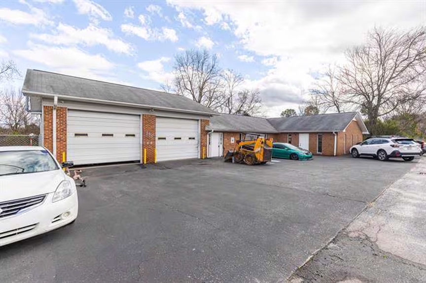 250 Cedar Springs Ave_-4