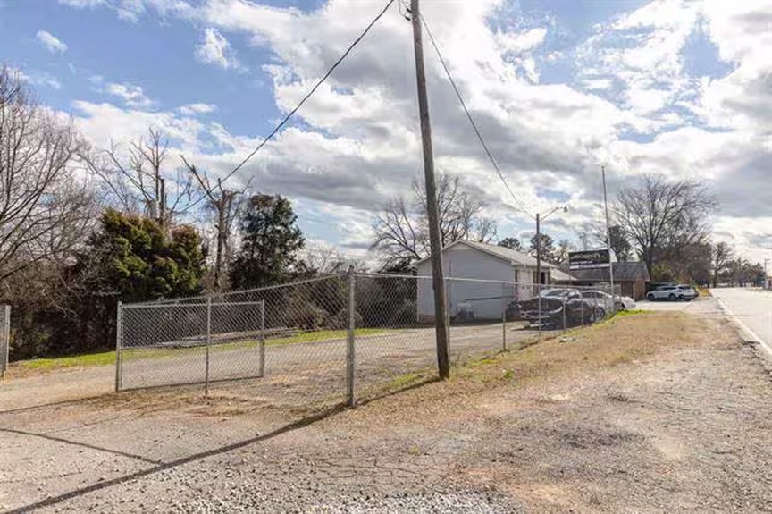 250 Cedar Springs Ave_-6