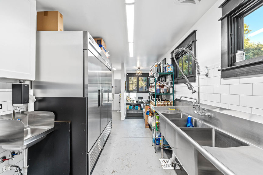 8026 E Main Steet--19