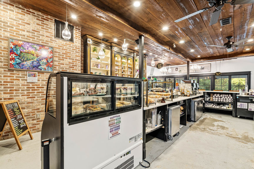 8026 E Main Steet--32