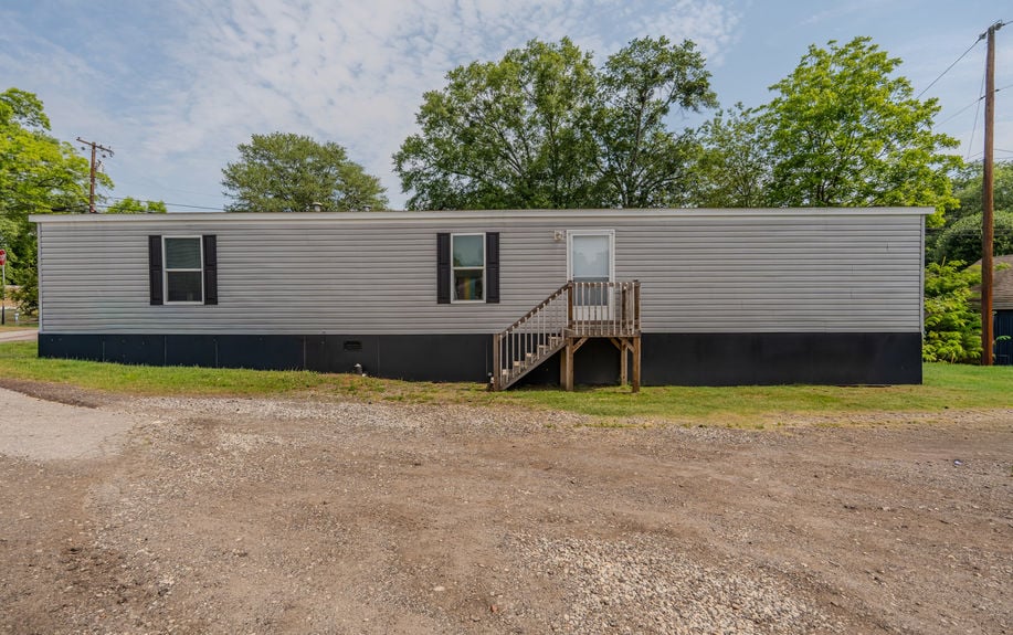 923 W Lee Road MLS-10