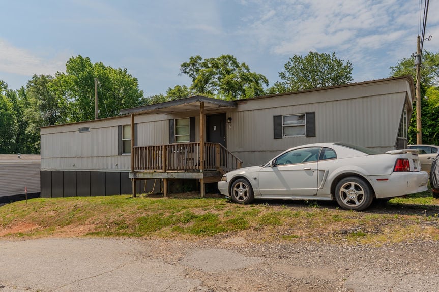 923 W Lee Road MLS-2