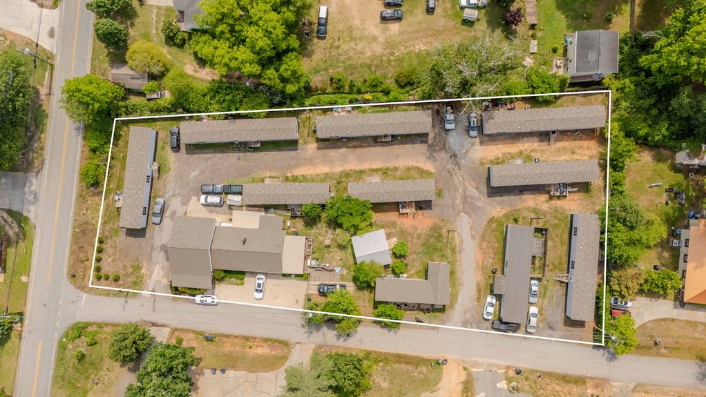 923 W Lee Road Outline MLS 3