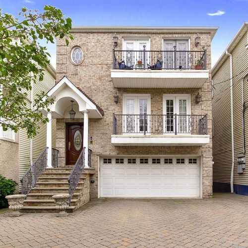 How to Buy a Multifamily Home in New Jersey? 5 Things Buyers Must Consider Before Becoming Landlords