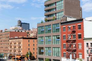 Beautiful city views from High Line Park showcasing Manhattan architecture