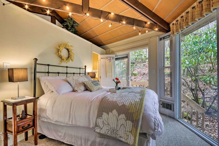 Tree House Vacation Rental 009