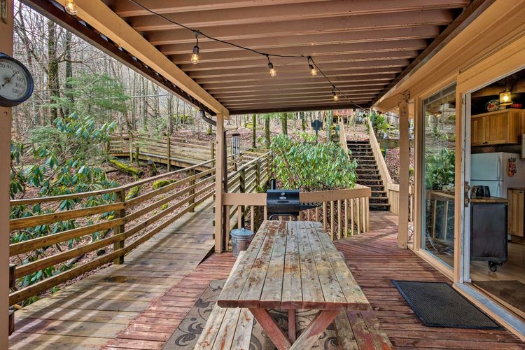 Tree House Vacation Rental 012