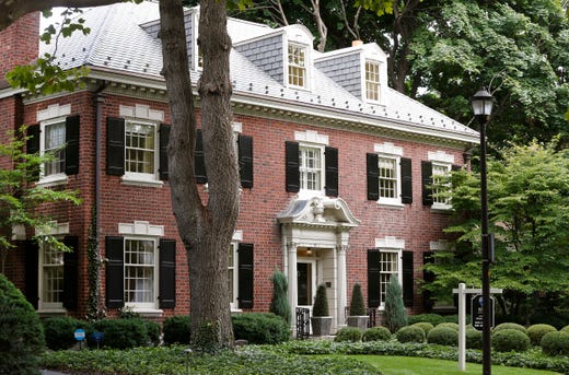 Novi-mi-luxury-homes