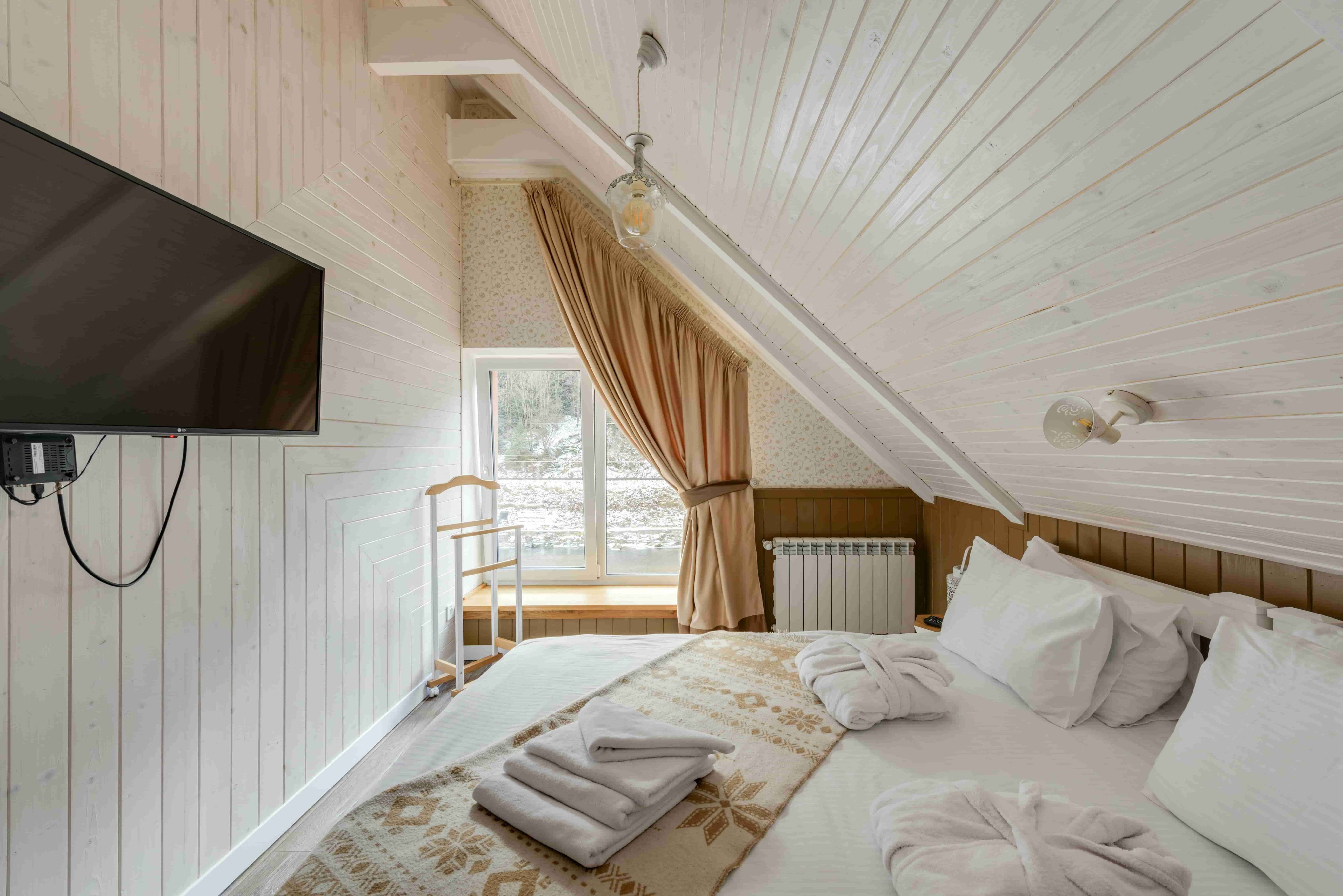 Homes for Sale With a Guest Room in Farmington Hills