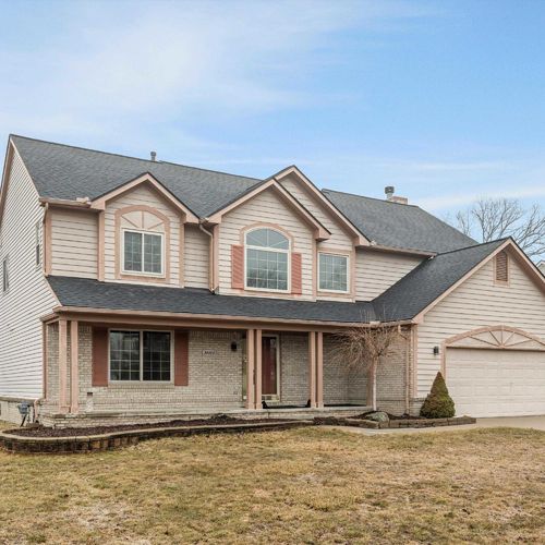 Homes for Sale With a Backyard in Farmington Hills