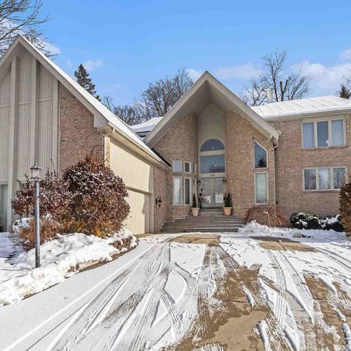 Big Houses for Sale in Farmington Hills, MI?