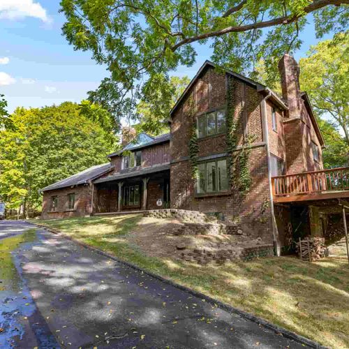 Homes for Sale With a View in Farmington Hills, MI?
