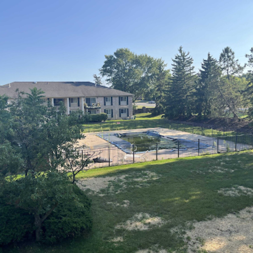 Lakefront vs. Non-Waterfront Homes in West Bloomfield, MI: Which Fits Your Goals?