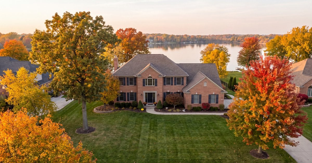 Residential-Resale-Farmington-Hills-MI-Lake-Orion-MI-TomGilliam-REMAXClassic
