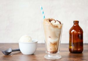 root-beer-float-for-american-food-blog-1-1024x711