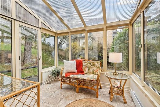 164 Queen Street East (10)