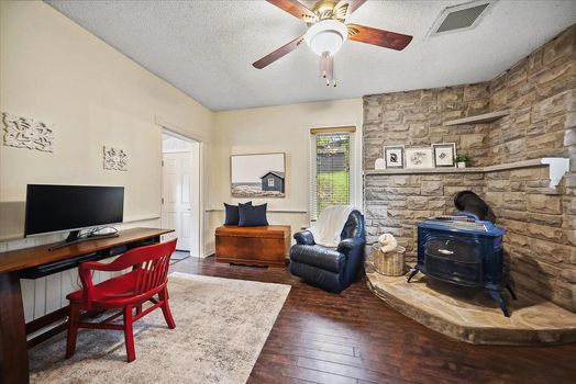 164 Queen Street East (13)