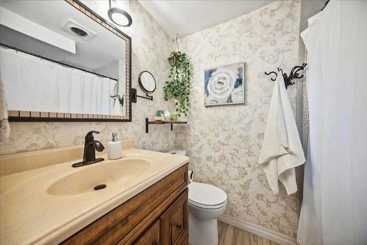 164 Queen Street East (16)